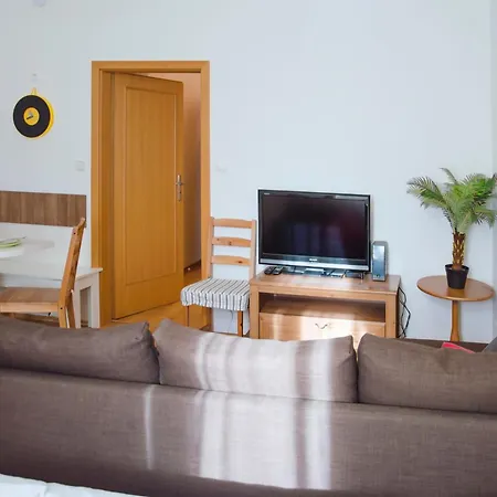 Opatovicka Affordable Appartamento *