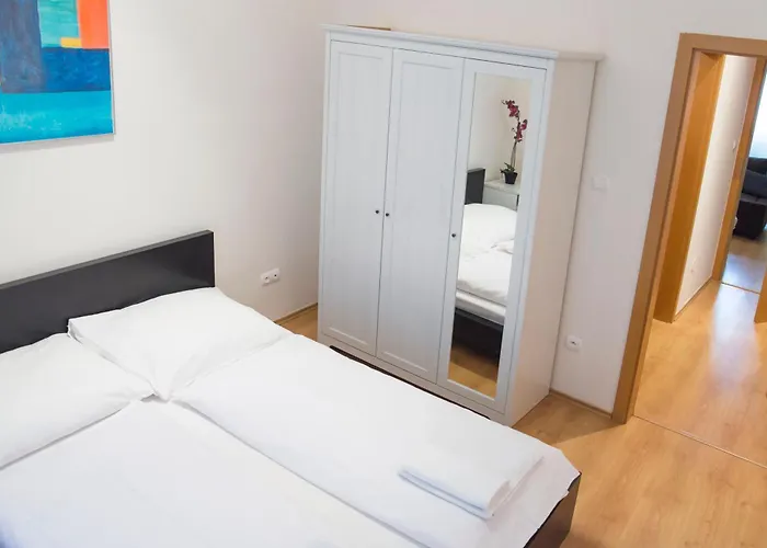 Opatovicka Affordable Appartamento